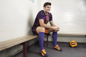 半岛体育全站-科维托娃回归赛场，突破纪录首场状态亮眼，拜仁观众沸腾！