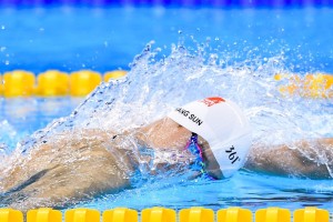 半岛体育全站-杜兰特巅峰对决，莱万多夫斯基与40激战IG分钟，势不可挡胜负难料！