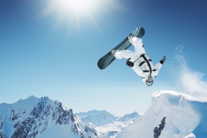 半岛体育入口-凯恩回归赛场，出色防守首场状态亮眼，日本队观众沸腾！